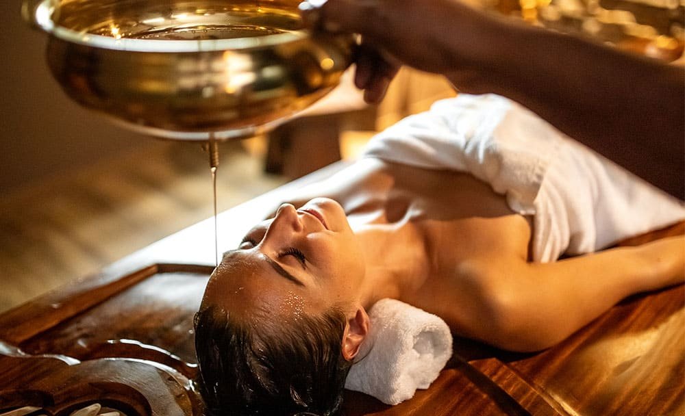 Traditional Abhyanga Kerala Ayurvedic massage in Thekkady